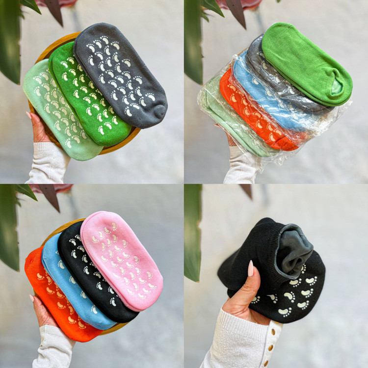 جوراب سیلیکونی رفع ترک و خشکی پا ( ارسال رنگ رندوم )اصلی