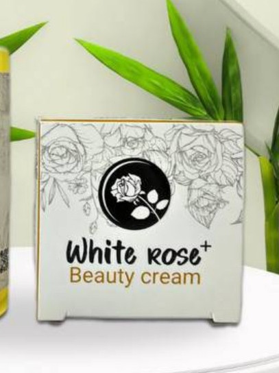 کرم ضد لک مخصوص وایت رز پلاس وایت رز پلاس کاملا ایمن و پایه طبیعی ✨ روشن کننده پوست ✨ رفع انواع لک های آفتاب سوختگی، کبدی، کک و مک، هورمونی، بارداری، لک ناشی از جوش و .... ✨ رفع چروک های سطحی پوست ✨ درمان انواع جوش و آکنه ✨آبرسانی عمیق پوست پرفروش ترین کرم ضد لک چند سال اخیر 😍 پوستی به لطافت رُز 🌸☺️ زیبایی رو به خودت هدیه بده 🎁 ‼️ پشت جعبه کرم و کنار درب ظرف وایت رز پلاس QR کد جهت استعلام اصالت کالا و ورود به کانال مرجع درج شده است و درب داخلی محصول با هولوگرام سبز پلمپ شده است